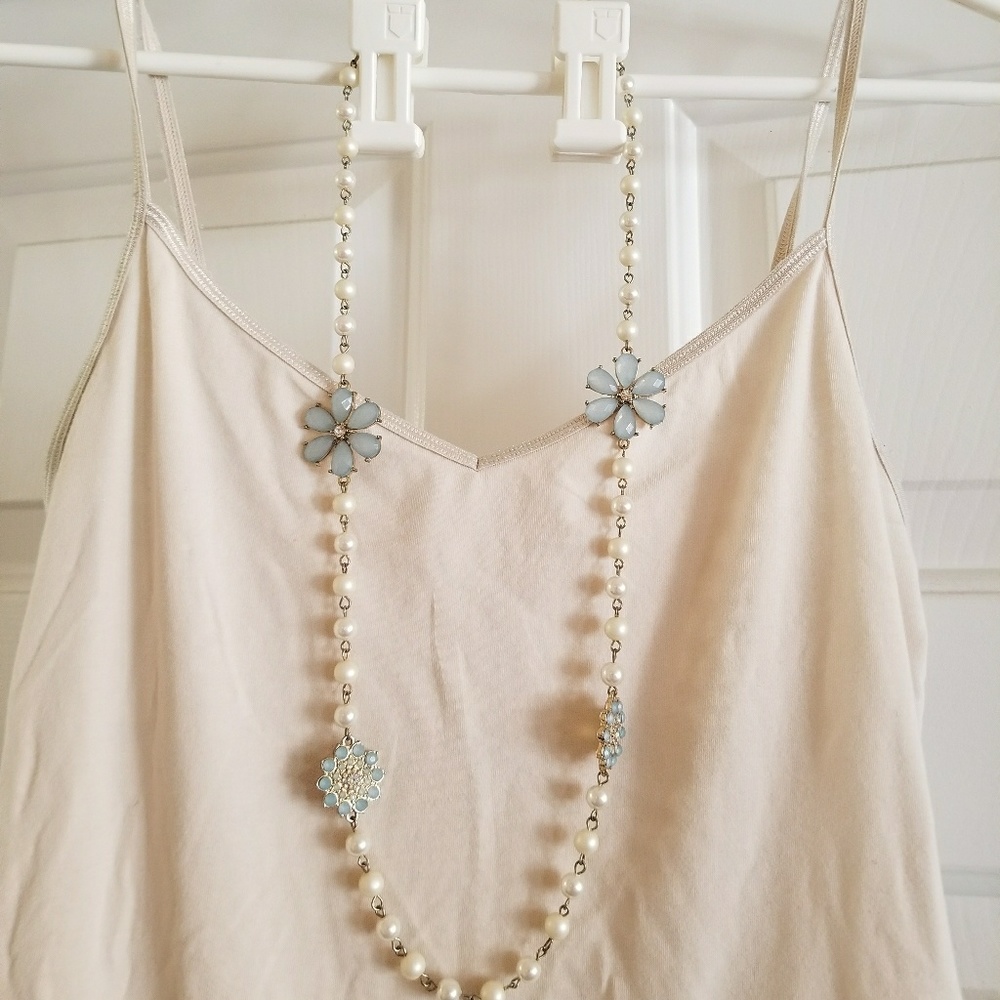 Pearl/flower necklace
